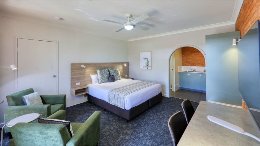 Deluxe King Room